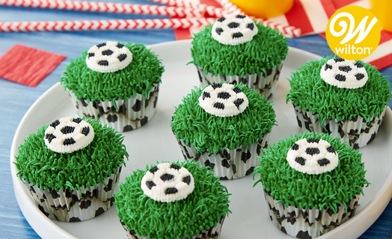 Fußball-Kuchendekoration – 10-teiliges Set Mit Spielern, Toren & Ball Für Mottopartys (rot/blau)